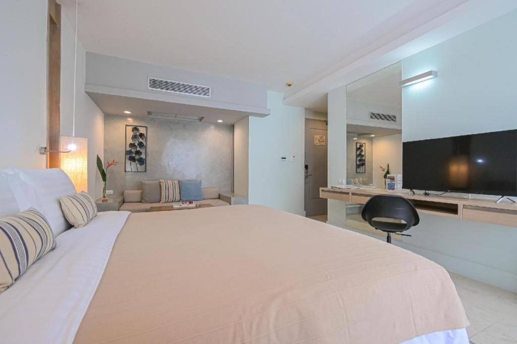 Ramada By Wyndham Phuket Southsea Hotel Karon Ngoại thất bức ảnh