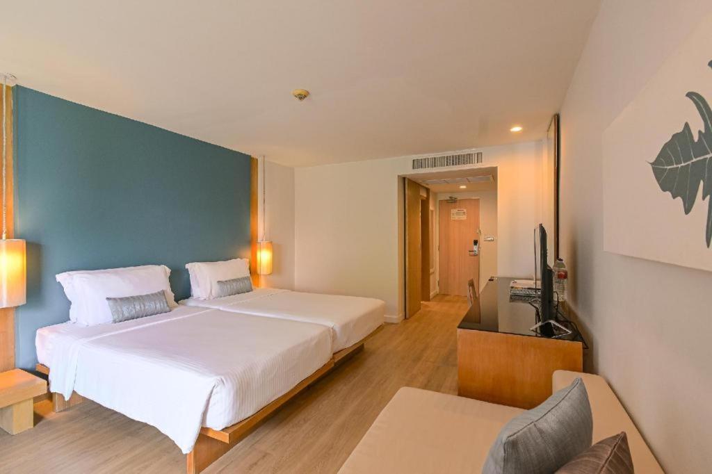 Ramada By Wyndham Phuket Southsea Hotel Karon Ngoại thất bức ảnh