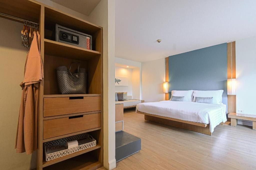 Ramada By Wyndham Phuket Southsea Hotel Karon Ngoại thất bức ảnh